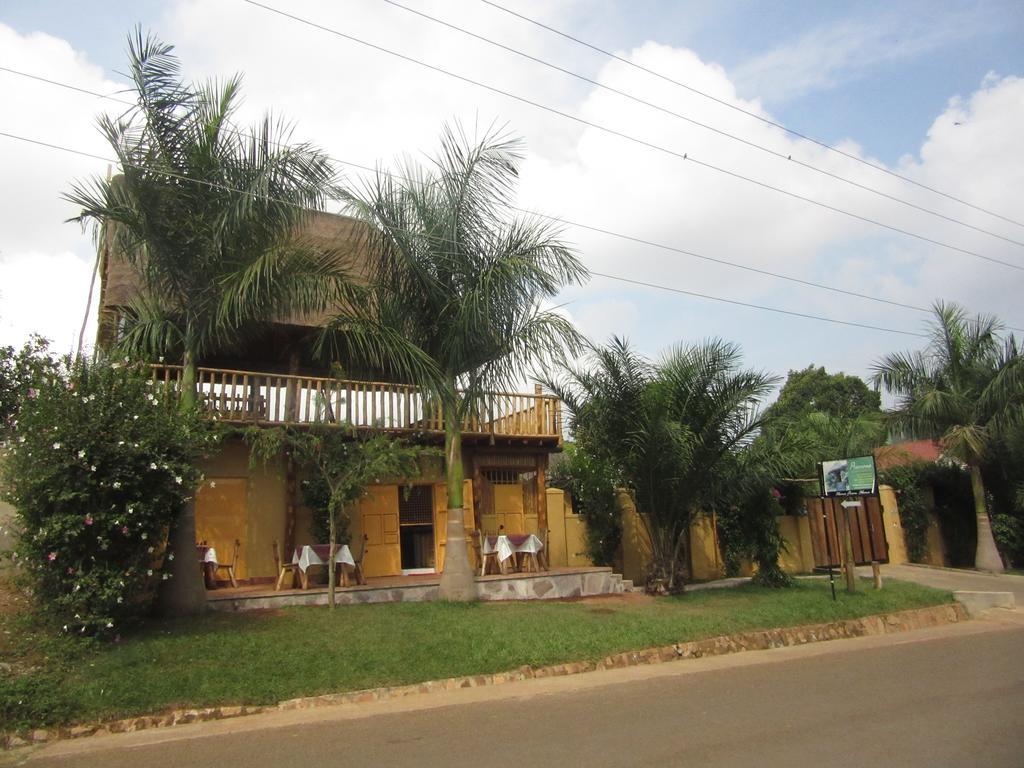 Precious Guesthouse Entebbe Exterior photo